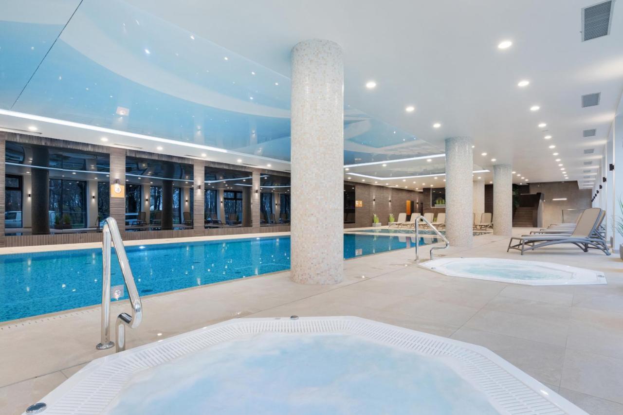 Luxurious Apartment Nadmorskie Tarasy Kolobrzeg By Renters Prestige Eksteriør billede