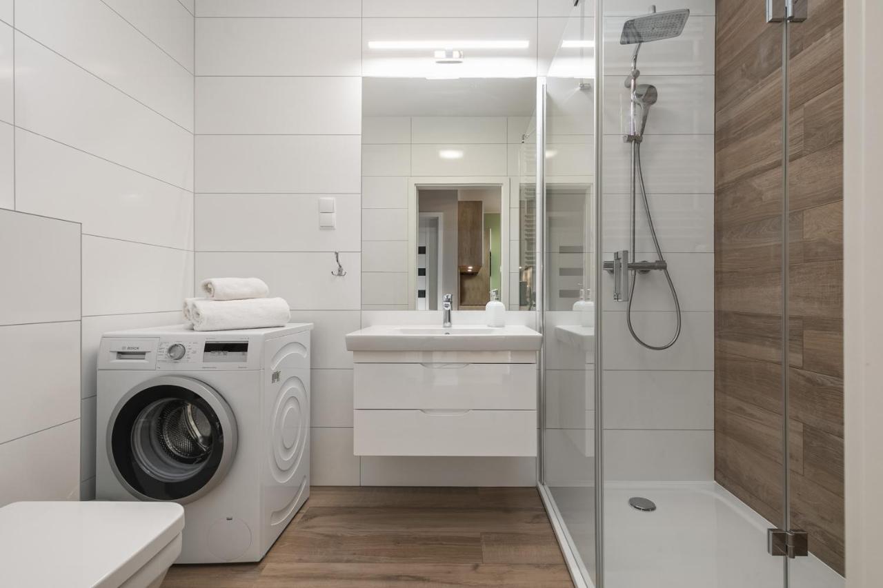 Luxurious Apartment Nadmorskie Tarasy Kolobrzeg By Renters Prestige Eksteriør billede